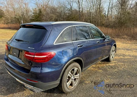 2017 Mercedes-Benz Glc 300 4Matic z USA, uszkodzony, nr VIN WDC0G4KB0HF170542